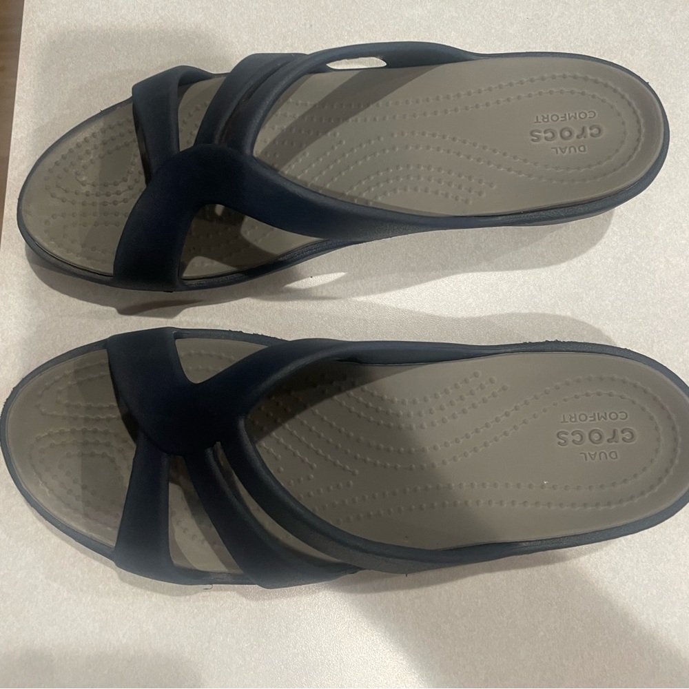 Crocs Sanrah Women’s Blue Gray Comfort Slip On Strappy Wedge Sandals Shoes Sz 9